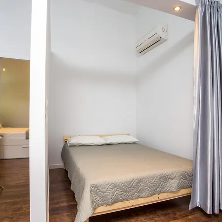 Дом отдыха Marina's Cozy House Is Located In A Quiet Neighborhood In Rhodos Center.