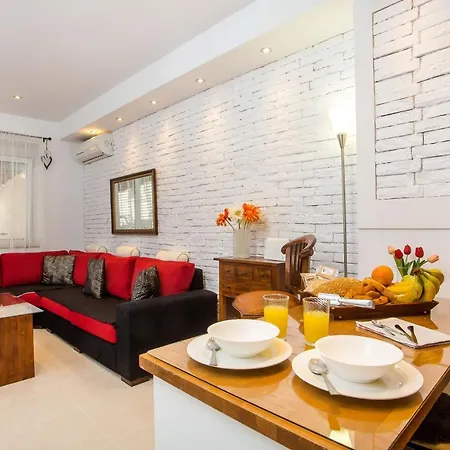 Marina's Cozy House Is Located In A Quiet Neighborhood In Rhodos Center.